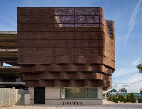 پروژه‌ی تجاری ارغوان اثر محمدرضا عالم‌رجبی، سجاد جعفری‌گلویک، سیما عظیمی‌پور، فینالیست هشتمین ساختمان سال ایران بخش عمومی، 1403