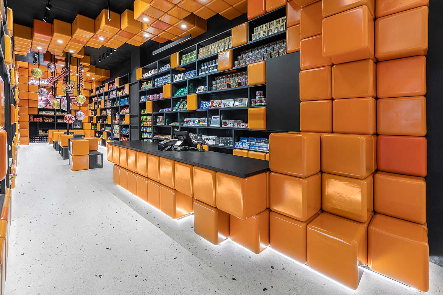 Frankfurter—Reverse-Office—Photo-(3)