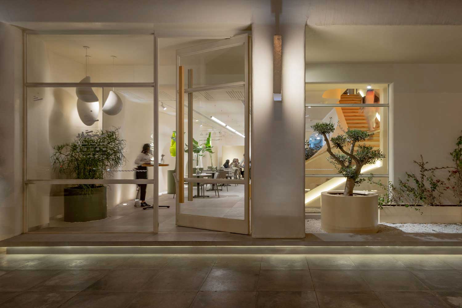 SENGAR-CAFE-RESTAURANT-BANDAR-GANAVEH-8