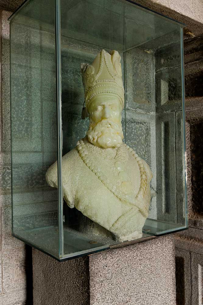 Mausoleum-of-Nader-Shah-Afshar-Houshang-Seyhoun