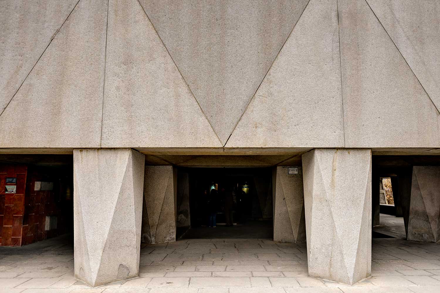 Mausoleum-of-Nader-Shah-Afshar-Houshang-Seyhoun