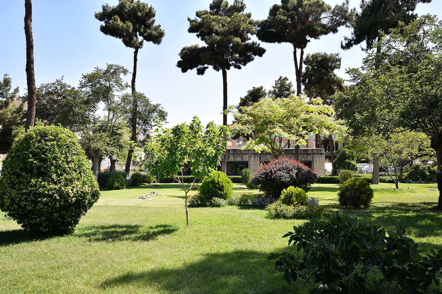 Mausoleum-of-Nader-Shah-Afshar-Houshang-Seyhoun