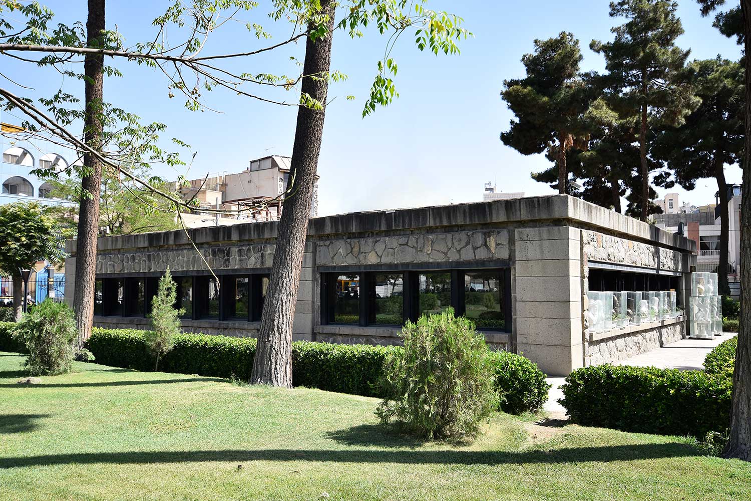 Mausoleum-of-Nader-Shah-Afshar-Houshang-Seyhoun