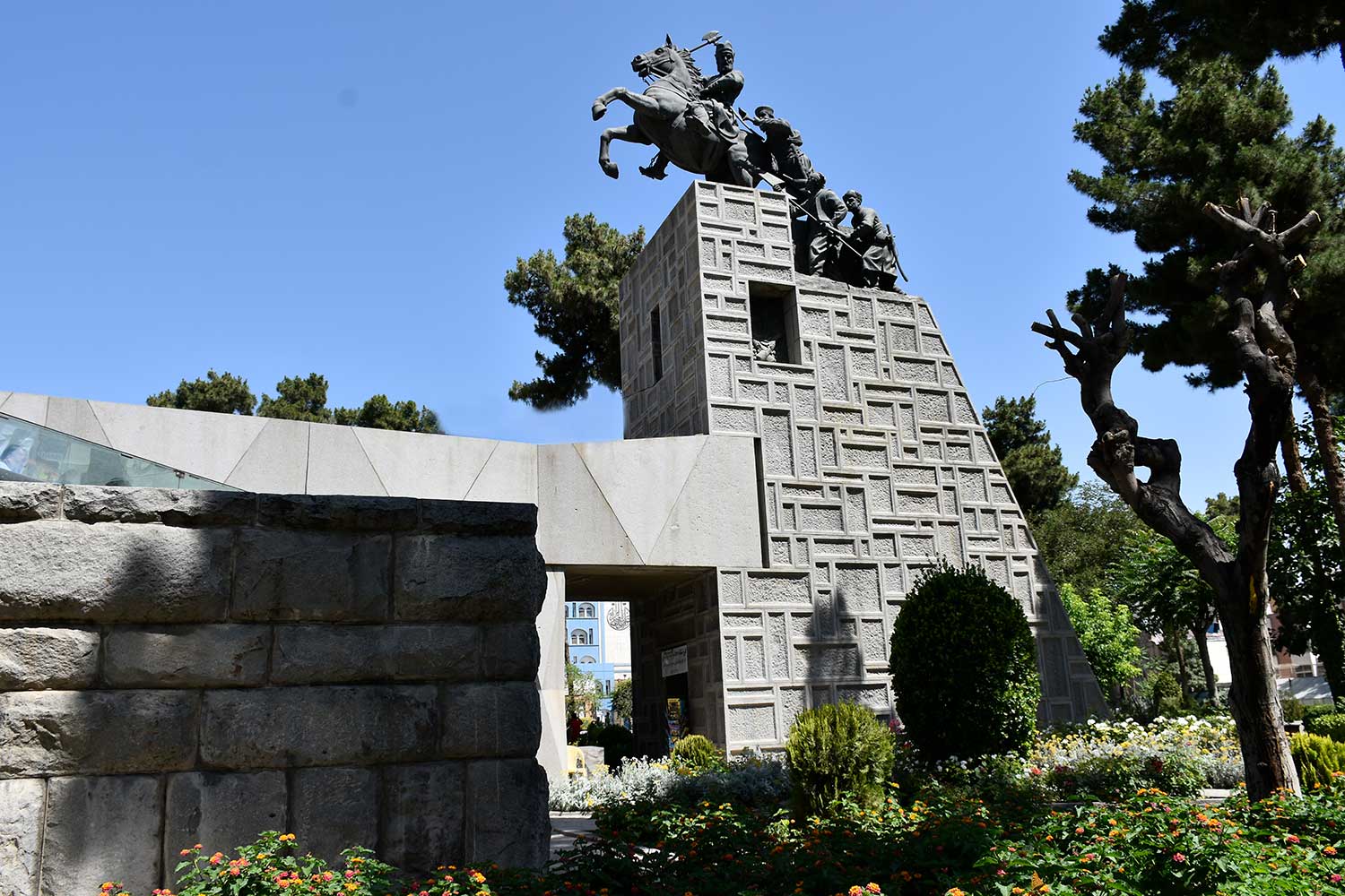 Mausoleum-of-Nader-Shah-Afshar-Houshang-Seyhoun