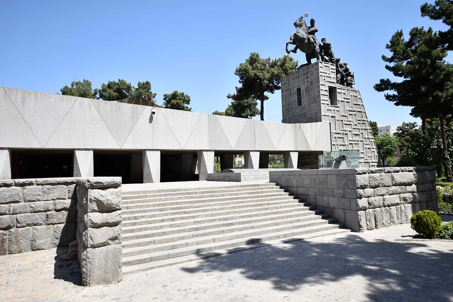 Mausoleum-of-Nader-Shah-Afshar-Houshang-Seyhoun
