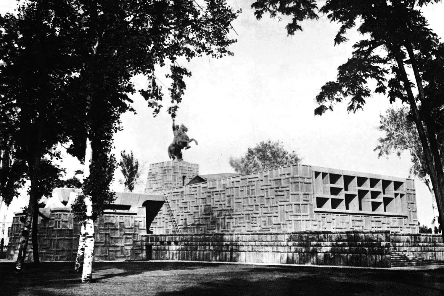 Mausoleum-of-Nader-Shah-Afshar-Houshang-Seyhoun