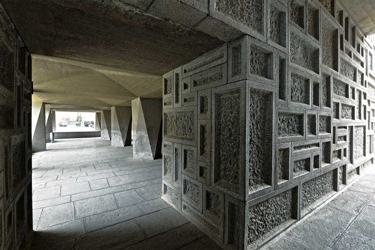 Mausoleum-of-Nader-Shah-Afshar-Houshang-Seyhoun