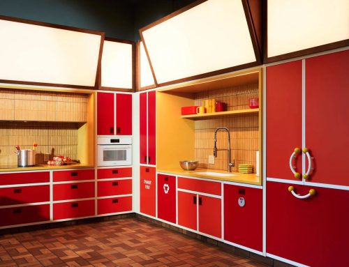 کاوش در یک فضای کاری با الهام از گذشته و حال‌وهوای گزینش‌شده‌ی دهه‌ی ۸۰